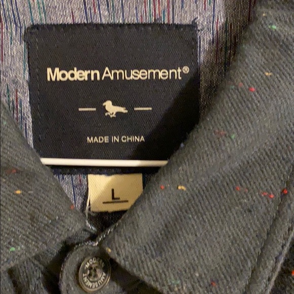 Modern amusement button up - Picture 2 of 2